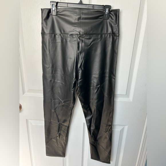 love ryan los angeles Pants - Love Ryan Los Angeles Faux Leather Black Leggings Plus Size 2X NWT